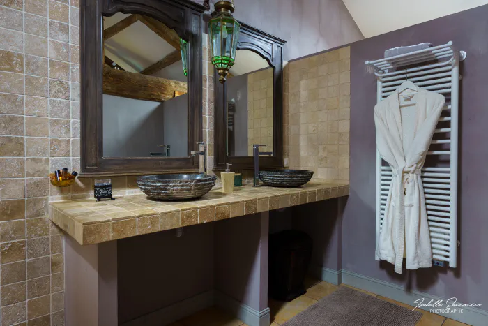 shooting photo salle de bain d'un joli gite en gironde - photo par Isabelle SACCOCCIO
